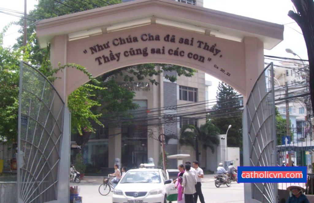 Nhà Sách Đức Mẹ Hằng Cứu Giúp - Dòng Chúa Cứu Thế - 38 Kỳ Đồng - Sài Gòn
